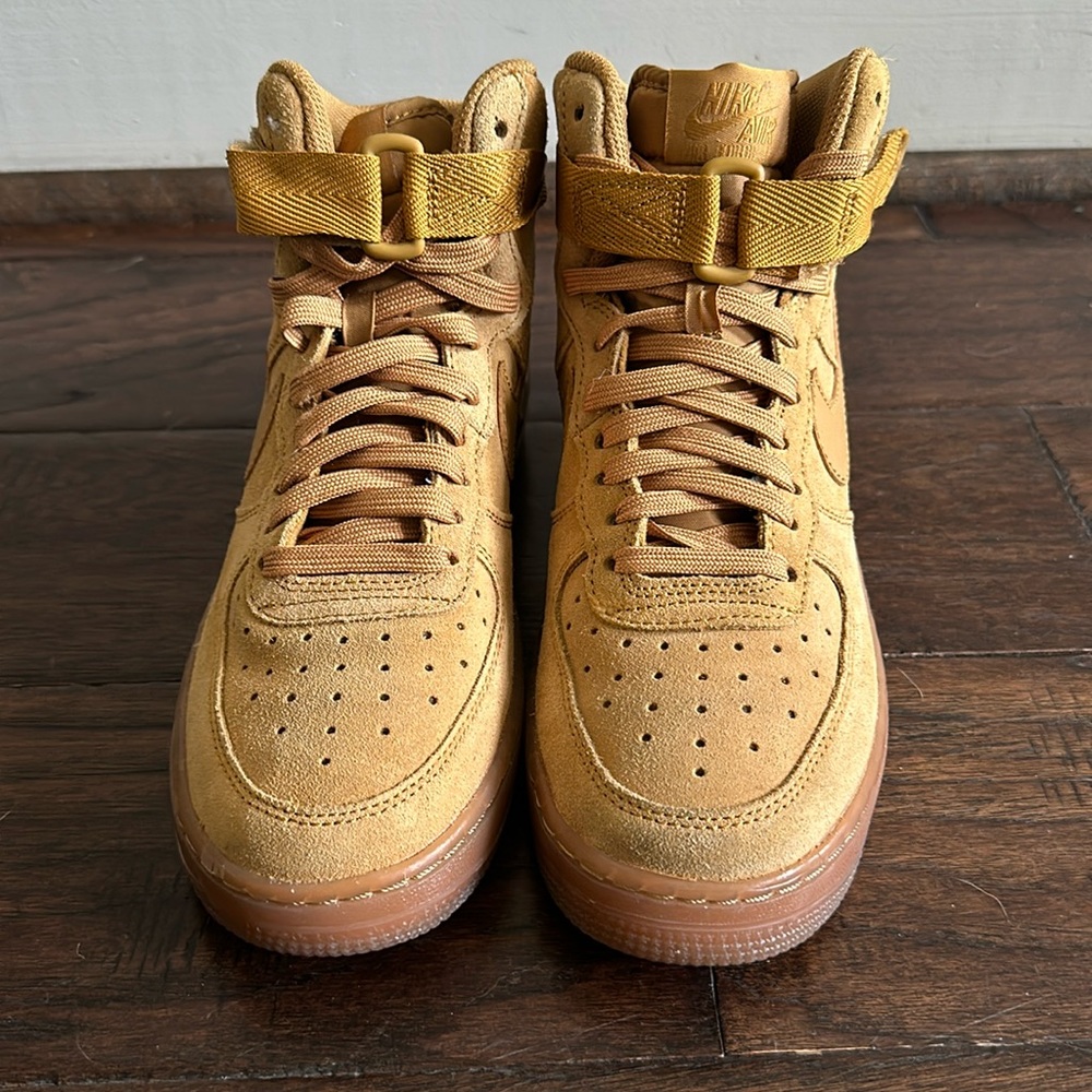 Kid Nike Air Force 1 - tan suede, 5.5Y, Boys - Picture 2 of 4